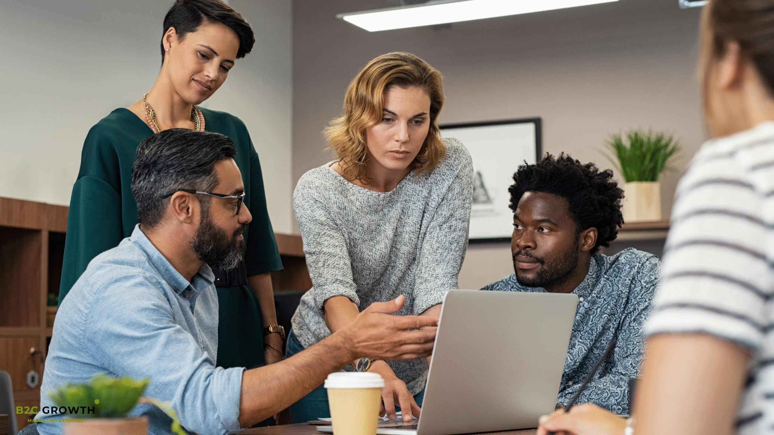 Digital agency team collaborating on online marketing strategy